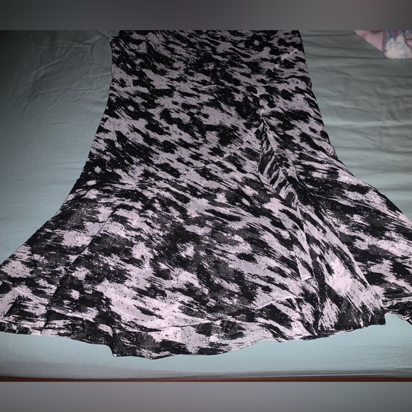 🔻👇price drop👇🔻Express size S Metallic Printed Pleated Shoulder Ruffle Dress - Picture 11 of 16